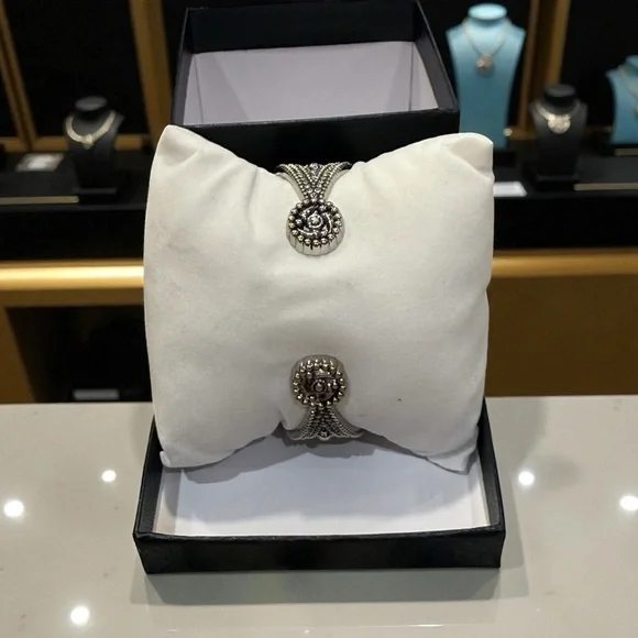 NEW IN BOX Beautiful Vintage Look Cuff Watch From Gold Coast - Picture 2 of 3